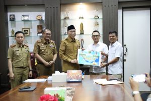 Read more about the article Gubernur Mirza Serahkan Bantuan Operasional kepada Koordinator Wilayah dan Koordinator Kabupaten/Kota PKH se-Provinsi Lampung