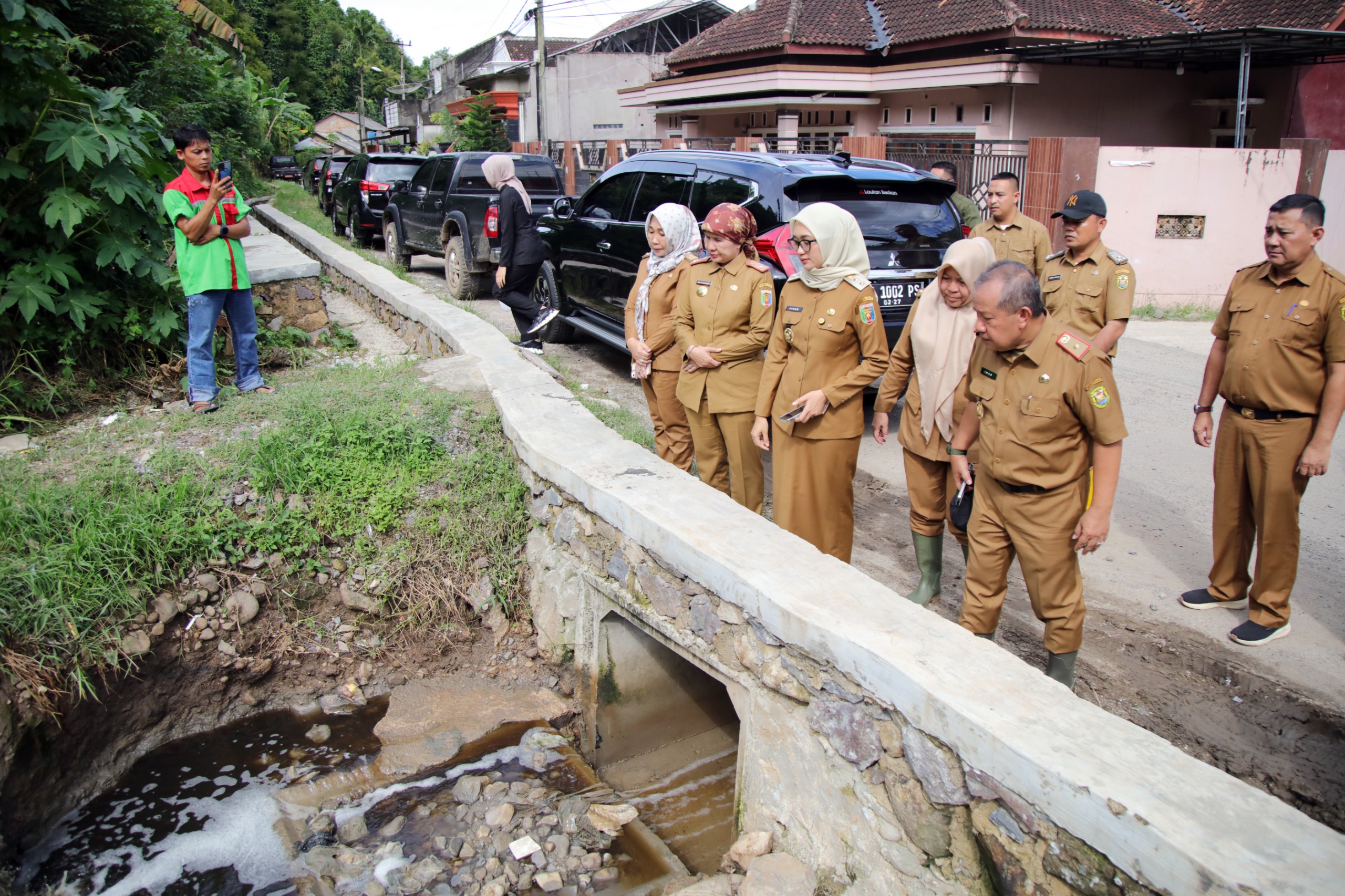 Read more about the article Wagub Jihan Nurlela Gerak Cepat Tanggapi Dugaan Pencemaran Air Lindi dari TPA Bakung, Saat Ini Terus Lakukan Investigasi di Lokasi