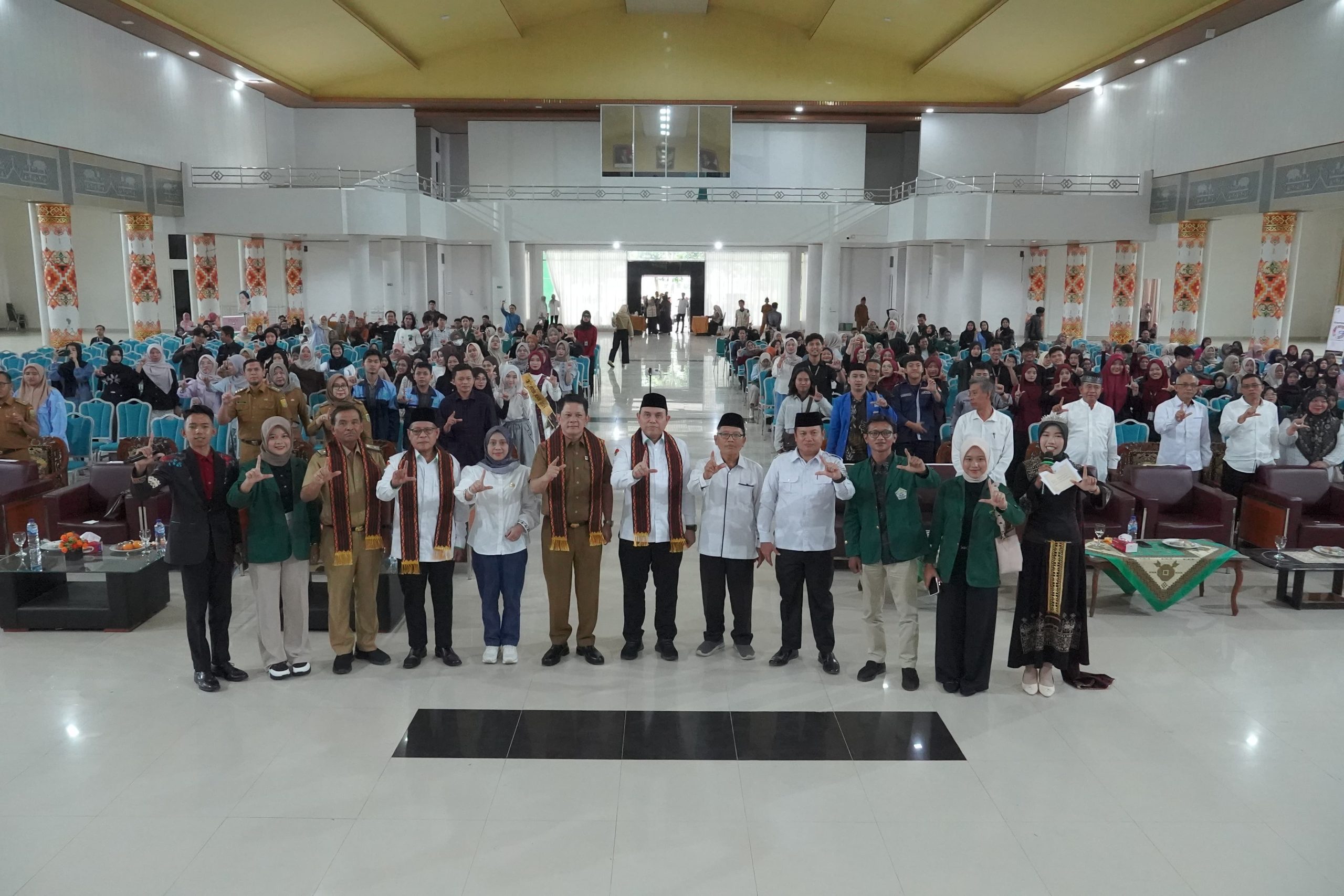 Read more about the article Gubernur Mirza Berharap Culture Literary Festival UIN Raden Intan Lampung Tahun 2025 Jadi Langkah Strategis Membangun Pondasi Literasi dan Kreativitas Generasi Muda