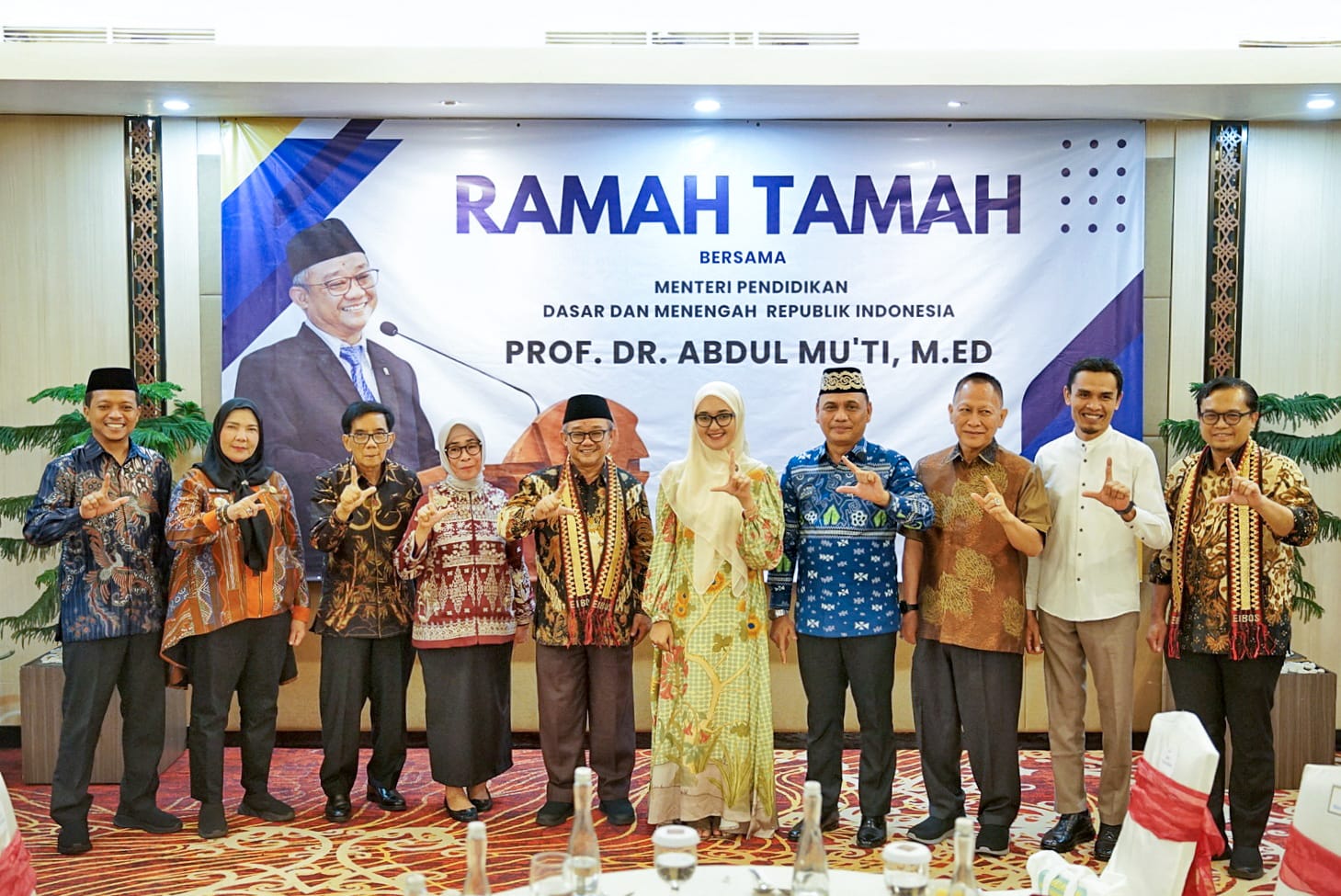 Read more about the article Mendikdasmen Abdul Mu’ti Lakukan Kunjungan Kerja dan Ramah Tamah di Provinsi Lampung, Wagub Jihan Nurlela Sampaikan Tantangan Pengembangan Pendidikan Dasar dan Menengah di Sejumlah Daerah