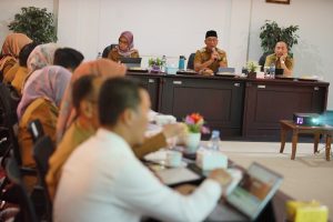 Read more about the article Gubernur Mirza Pimpin Langsung Rapat Lanjutan Pelaksanaan Desk Renstra Perangkat Daerah Tahun 2025-2029, Minta OPD Segera Selaraskan Program Kerja dengan Visi Lampung Maju Menuju Indonesia Emas