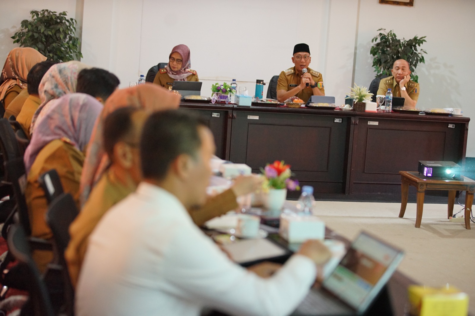 Read more about the article Gubernur Mirza Pimpin Langsung Rapat Lanjutan Pelaksanaan Desk Renstra Perangkat Daerah Tahun 2025-2029, Minta OPD Segera Selaraskan Program Kerja dengan Visi Lampung Maju Menuju Indonesia Emas