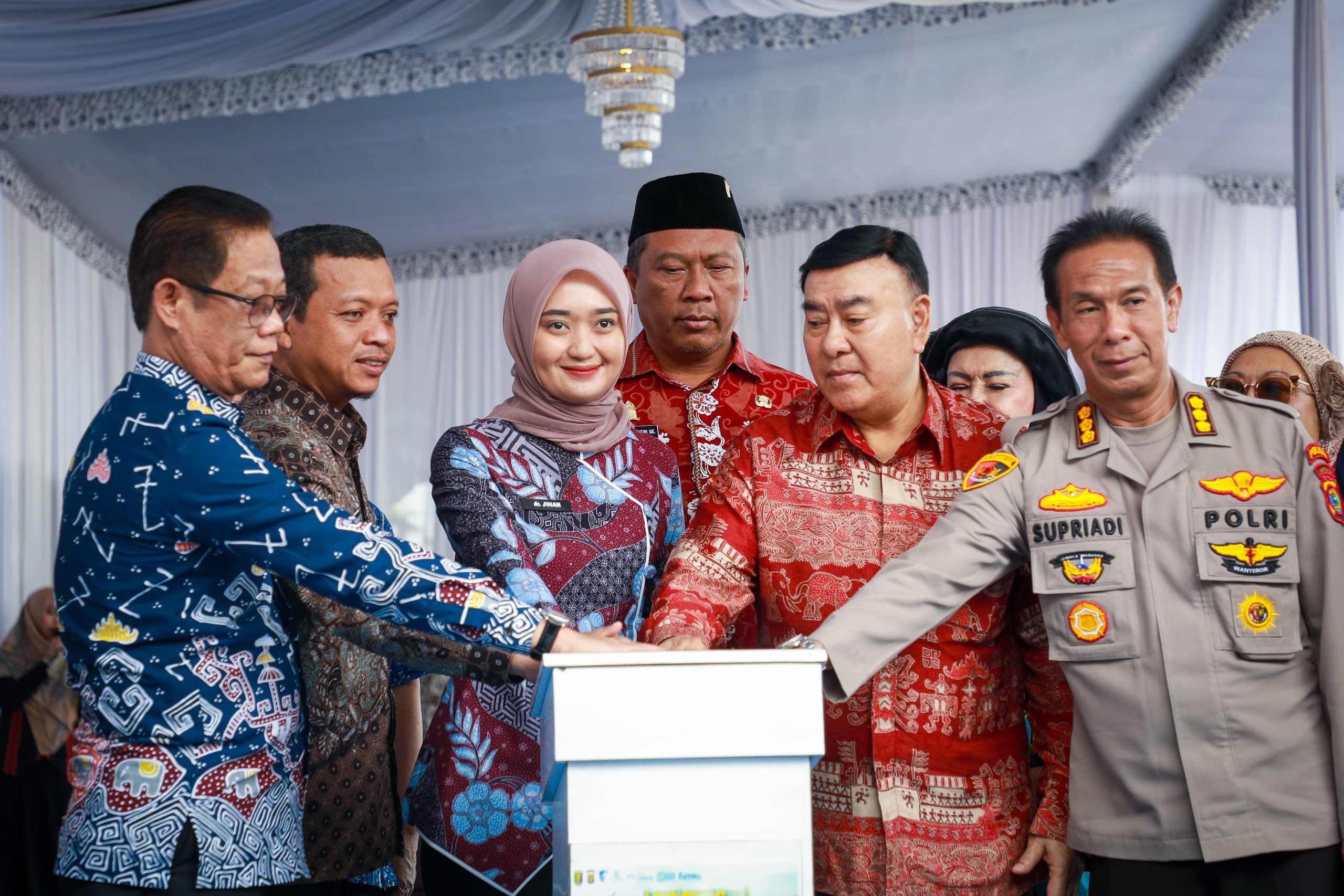 Read more about the article Beri Kemudahan Pelayanan Pajak yang Cepat dan Efisien, Unit Layanan Samsat Digital Drive Thru Zainal Pagar Alam Diluncurkan