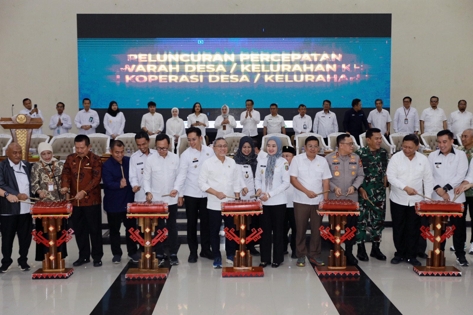 Read more about the article Pemerintah Pusat Beri Apresiasi Lampung Peringkat Pertama Mencapai 100 Persen Pembentukan Koperasi Desa/Kelurahan Merah Putih se-Indonesia