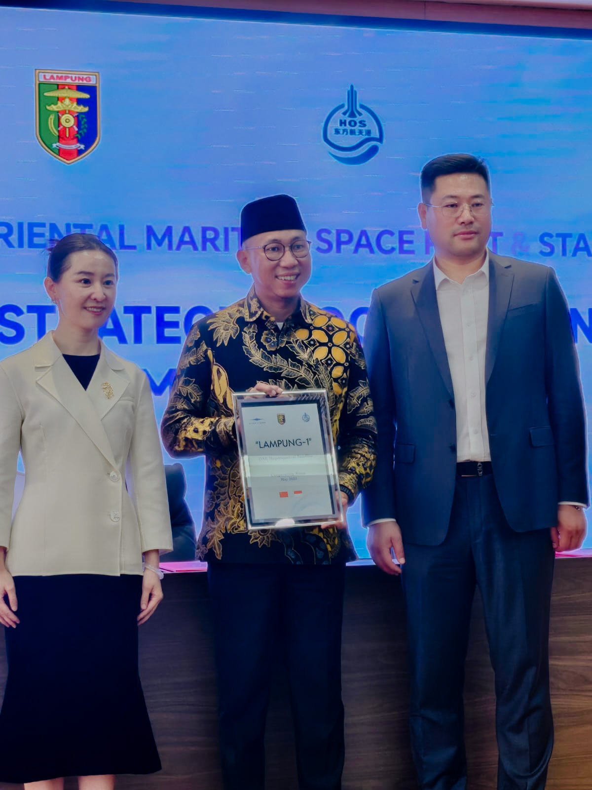 Read more about the article Gubernur Mirza Tandatangani Kerja Sama Pemanfaatan Satelit dengan Perusahaan Teknologi Luar Angkasa Tiongkok