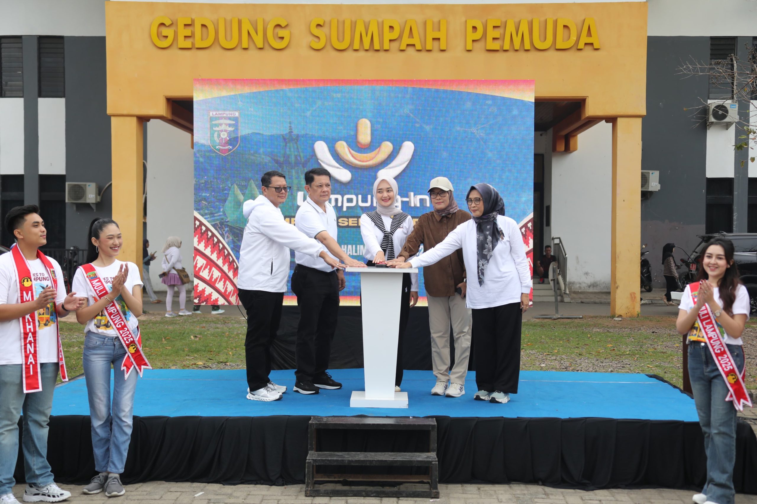 Read more about the article Aplikasi “Lampung-In” Solusi Terpadu Layanan Publik Digital Berbasis Teknologi Informasi