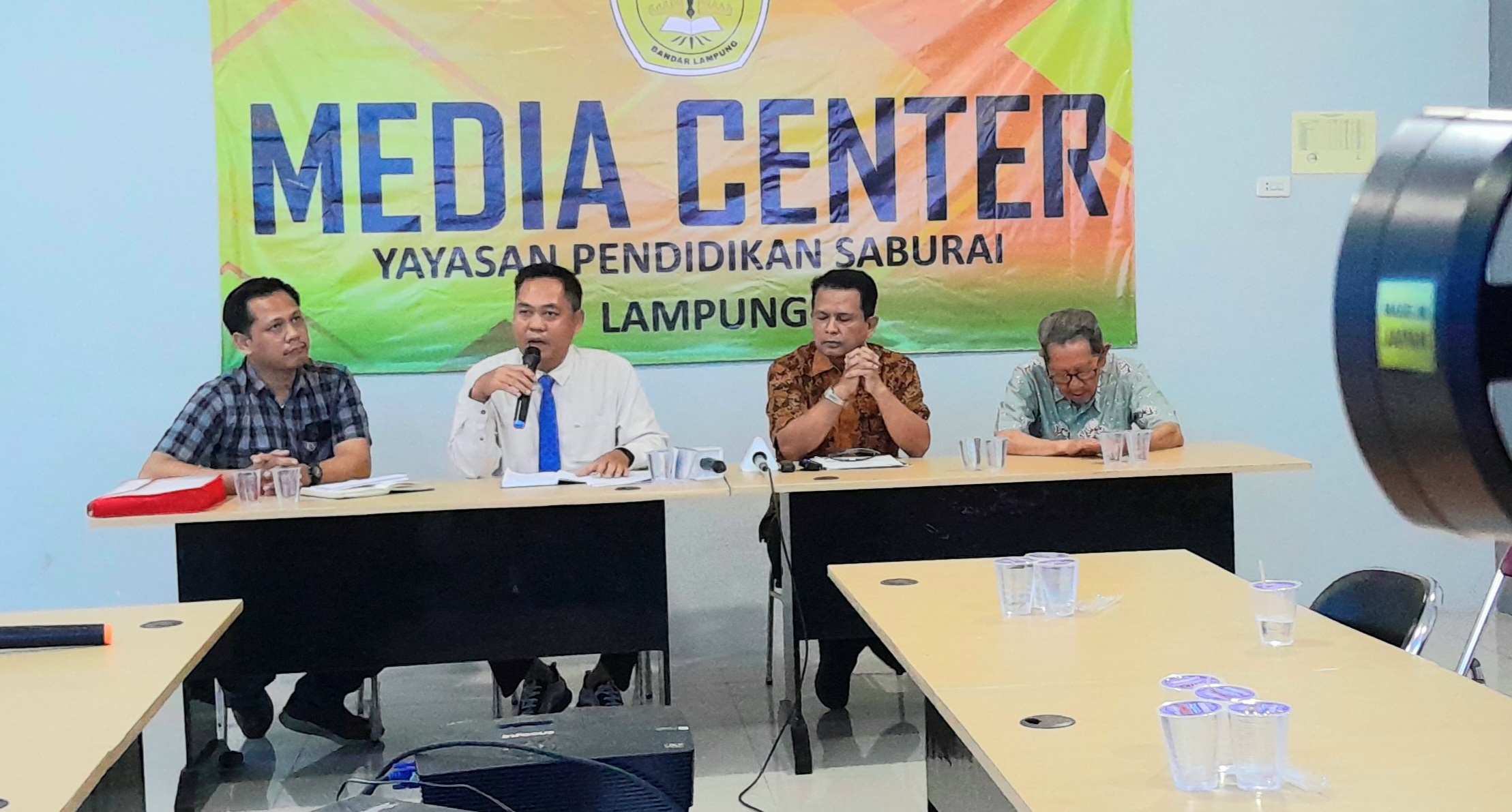 Read more about the article Yayasan Pendidikan Saburai Pertanyakan Legal Standing Ny. Ratnawati Amir.