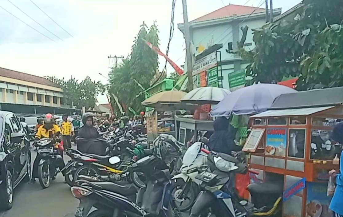 Read more about the article SEMRAWUT DAN MACETNYA DI JALAN CENDANA ENGGAL BANDAR LAMPUNG