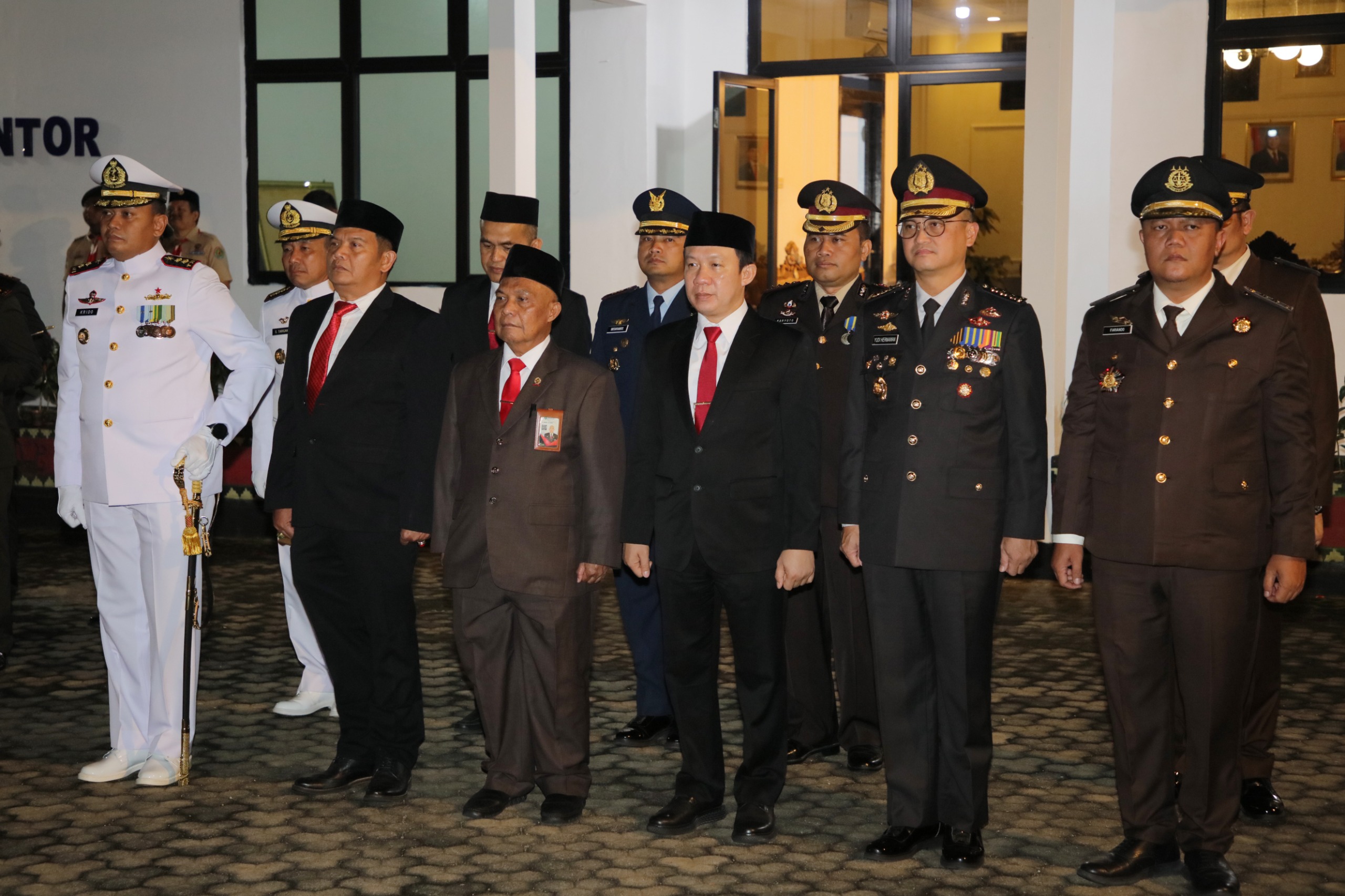 Read more about the article Suasana Khidmat Apel Kehormatan dan Renungan Suci dalam Rangka HUT RI ke-80 di TMP Tanjung Karang, Bandar Lampung