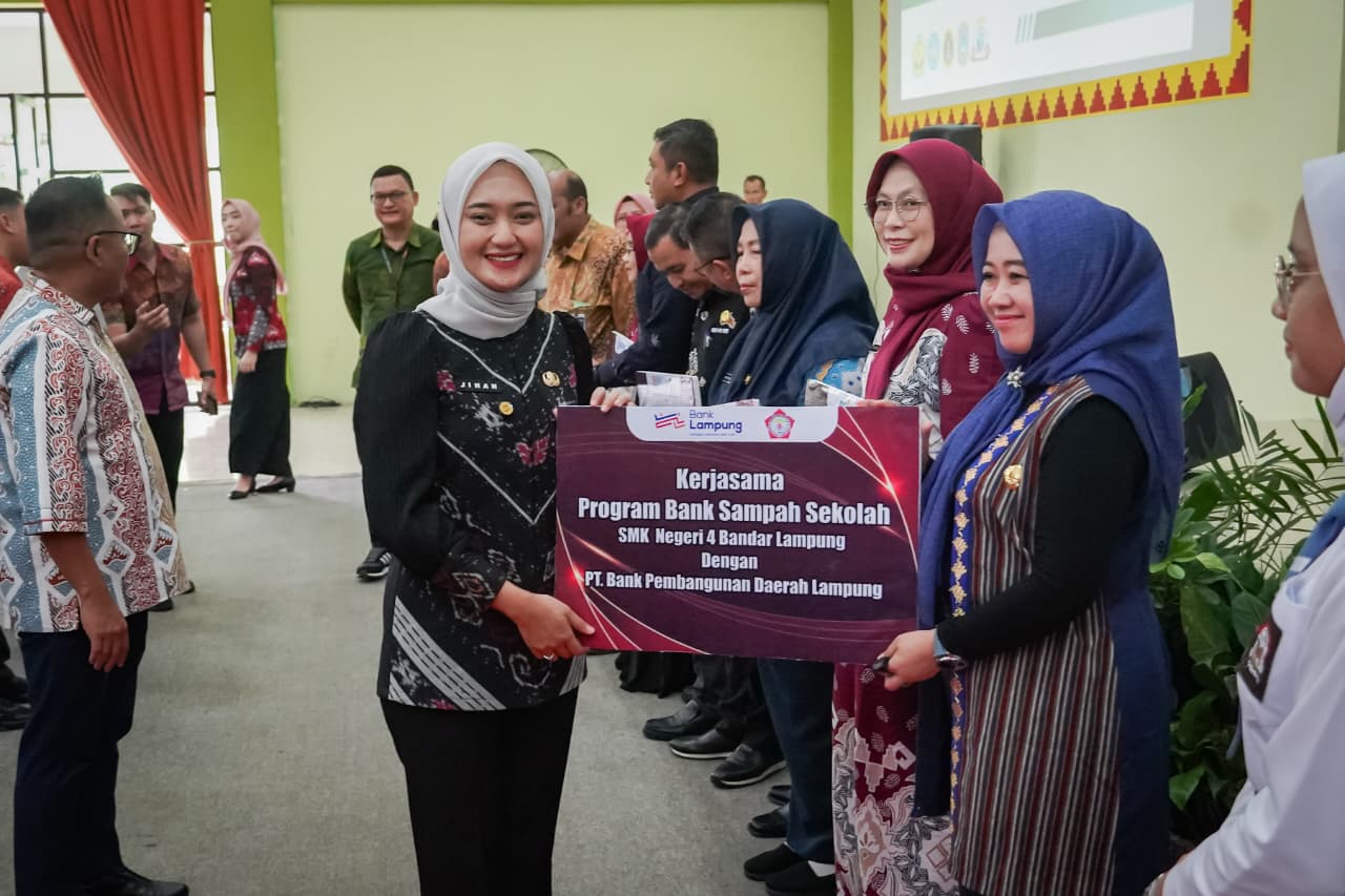 Read more about the article Bank Sampah Sekolah Diluncurkan, Siswa Didorong Jadi Agen Perubahan Lingkungan