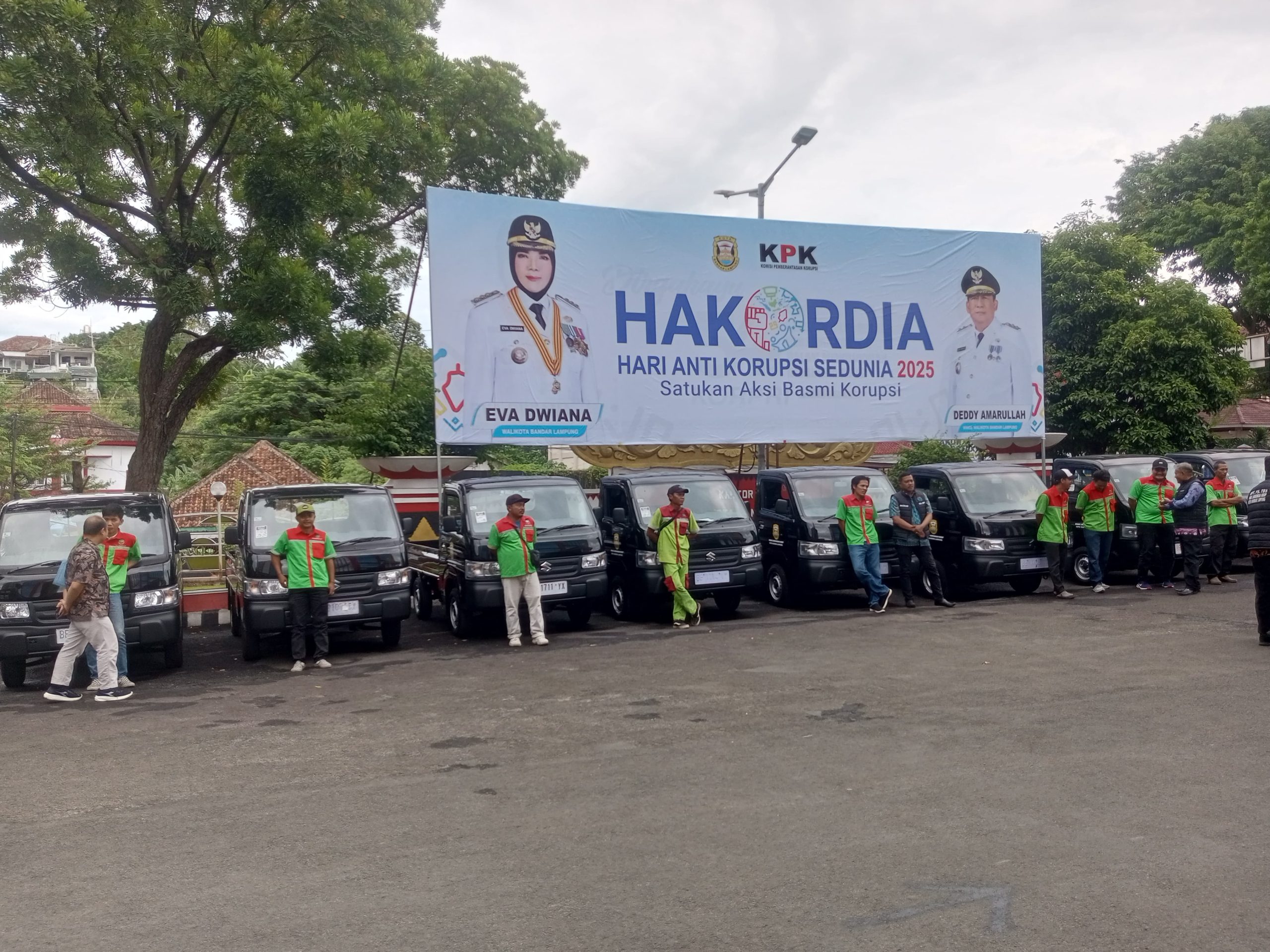 Read more about the article Wali Kota Eva Dwiyana Serahkan Mobil Hill 10 unit untuk Perkuat Penanganan Sampah di Bandar Lampung