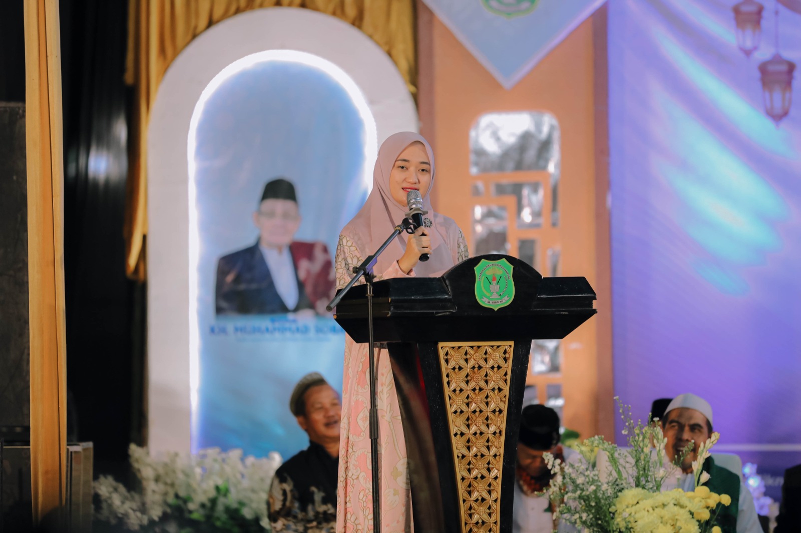 Read more about the article Wagub Jihan Hadiri Haul ke-8 KH Muhammad Sobari di Ponpes Al-Hikmah, Tegaskan Pembangunan Lampung Harus Selaras Nilai Keislaman
