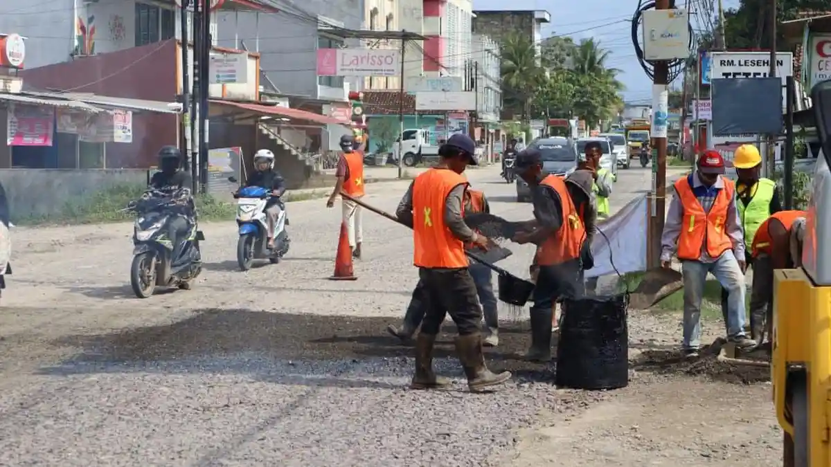 Read more about the article Lampung Gas Pol! 62 Paket Proyek Jalan 2026 Dimulai Maret, Target Kemantapan Tembus 80 Persen