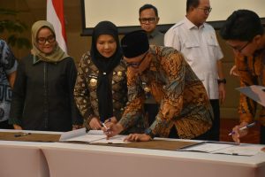 Read more about the article Tangan dingin Gubernur Mirza berhasil memboyong investasi hijau PSEL bernilai trilyunan masuk Lampung, Sampah Lampung akan diolah menjadi listrik