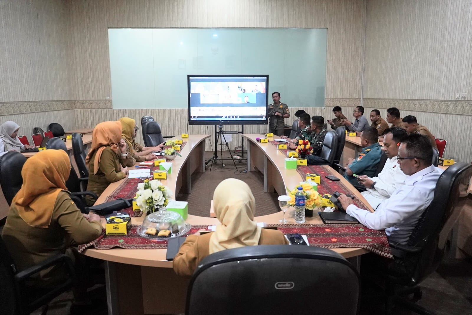 You are currently viewing Pemprov Lampung Waspadai Fluktuasi Harga Pangan, Koordinasi Pengendalian Inflasi Diperkuat