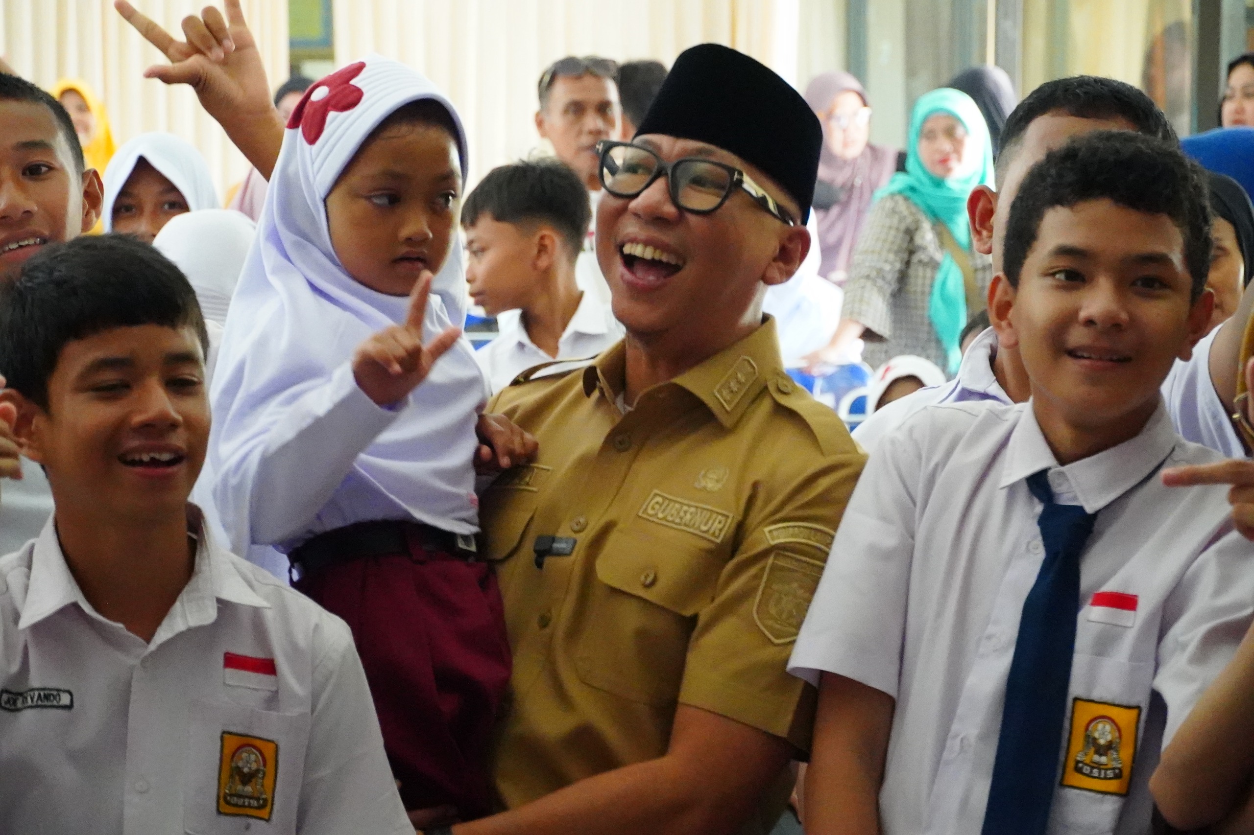 Read more about the article Hari Pertama Sekolah, Gubernur Lampung Bersama Kajati Turun Langsung Pastikan Makan Bergizi Gratis Berjalan Optimal