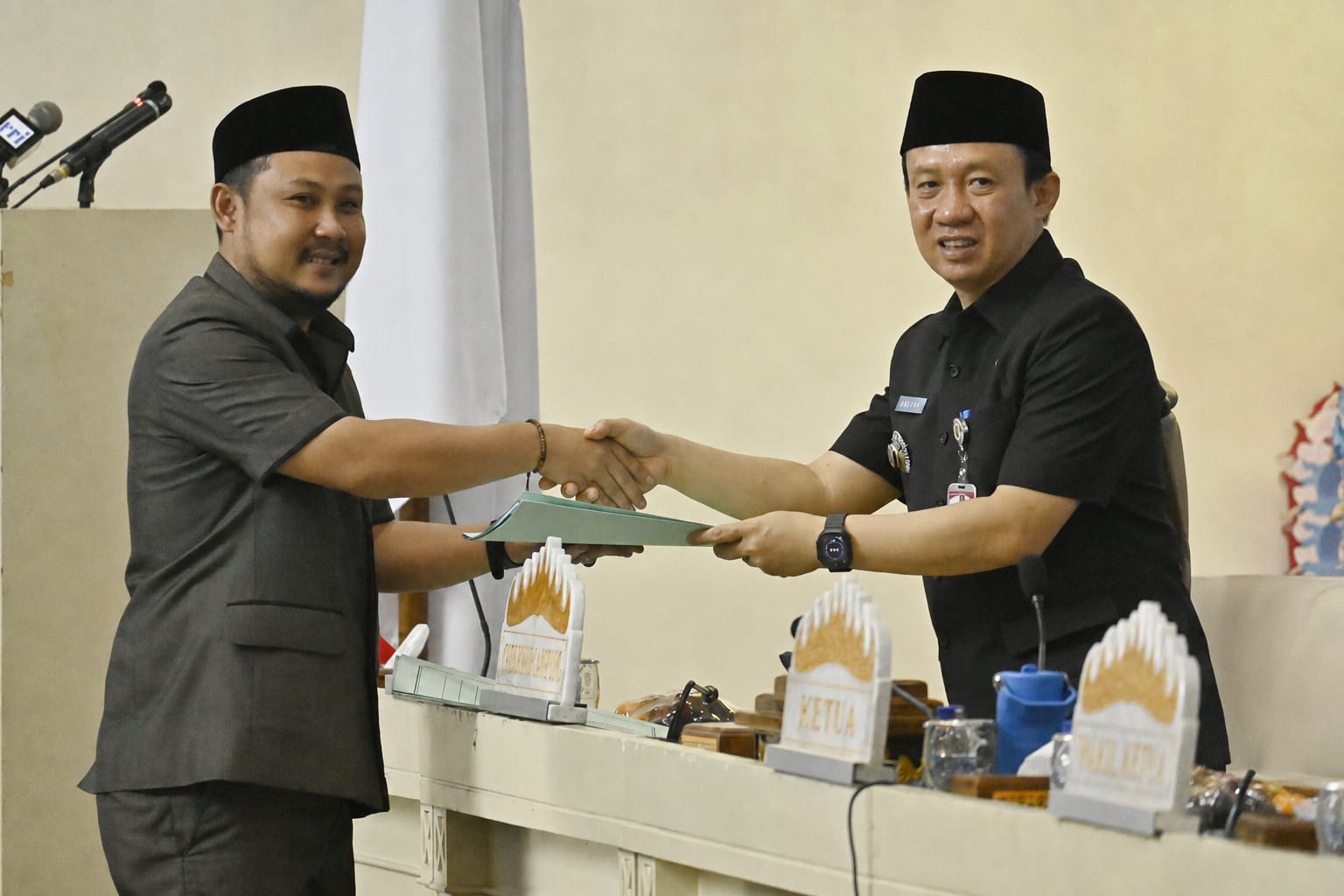 Read more about the article Raperda Pertanggungjawaban APBD 2025 Masuki Tahap Pandangan Umum Fraksi – Fraksi DPRD Provinsi Lampung