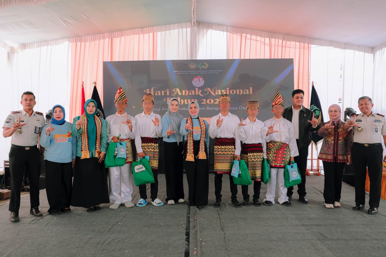You are currently viewing Peringati Hari Anak Nasional, Batin Wulan Kunjungi LPKA dan Salurkan Bantuan
