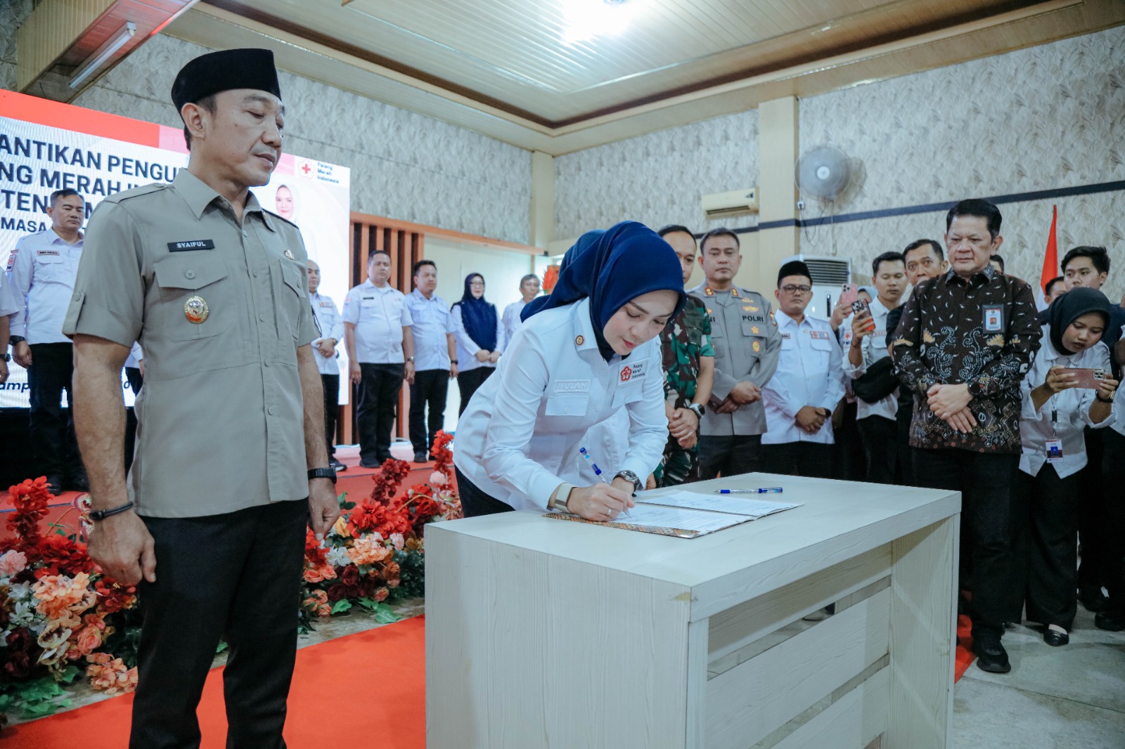 You are currently viewing Ketua PMI Provinsi Lampung Lantik Pengurus PMI Lampung Selatan Masa Bakti 2026-2031, Tekankan Pengabdian Kemanusiaan