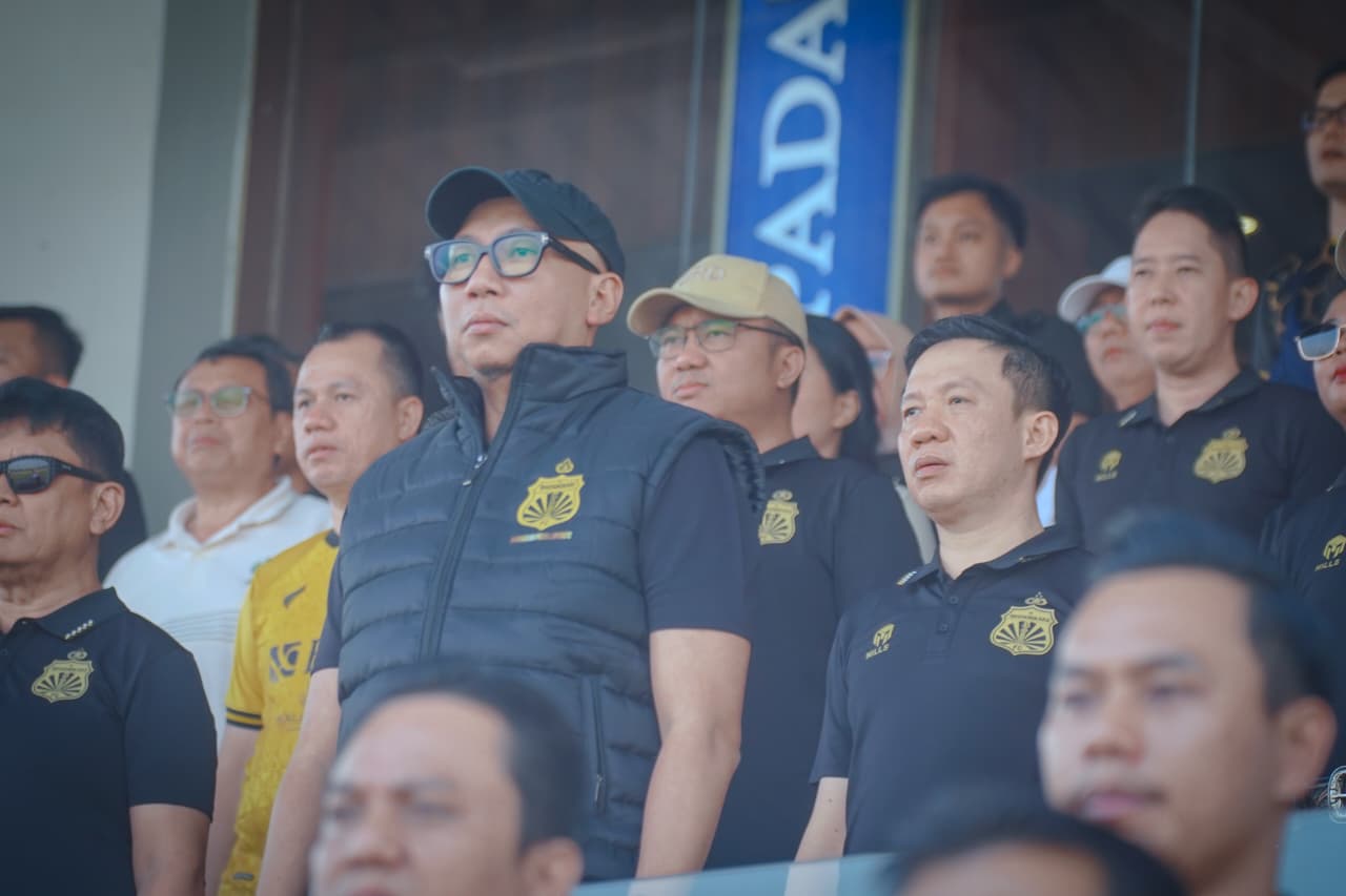 Read more about the article Pimpin Launching Tim dan Jersey, Gubernur Mirza Dorong Bhayangkara Presisi Lampung FC Raih Tiga Besar