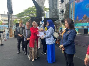 Read more about the article Tampilkan Kreativitas dan Budaya Lampung, Peserta Terbaik Tapis Karnaval 2026 Raih Penghargaan