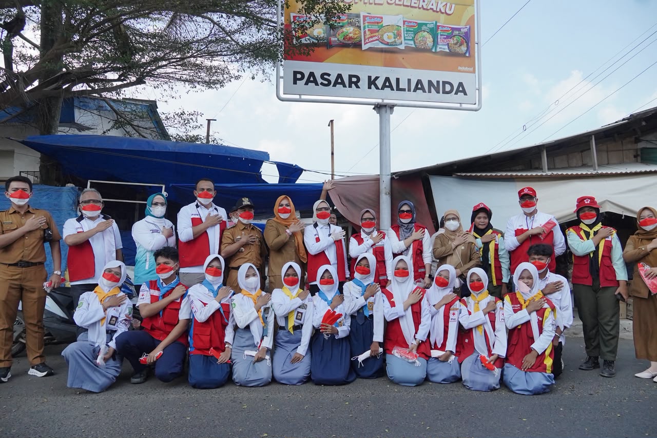 Read more about the article Peduli Warga Terdampak Abu Vulkanik, Purnama Wulan Sari Bagikan 10.000 Masker